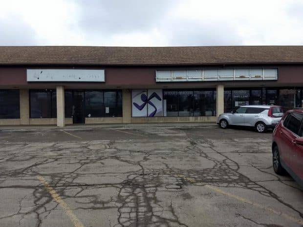 can businesses require vaccinations vs. franchise business closings