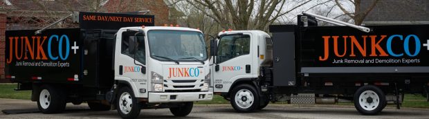 JUNKCO+ franchise costs and fees image of junk hauling trucks