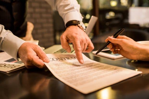 use a franchise lawyer when signing franchise agreement