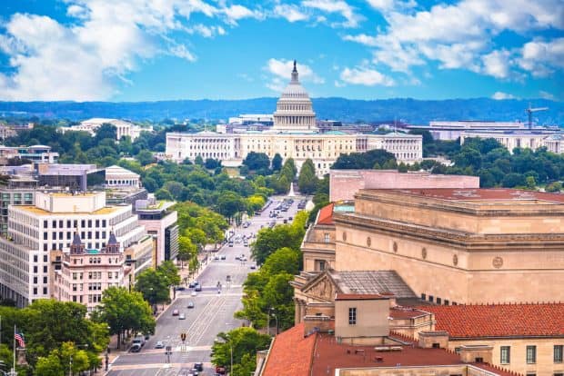 washington d.c. franchise attorneys with image of capitol